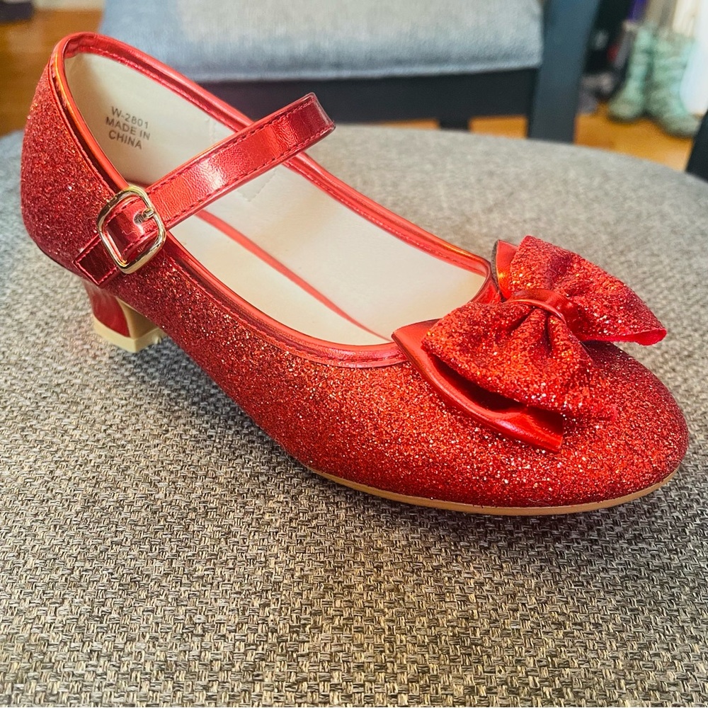 Red Glitter Shoe (2)